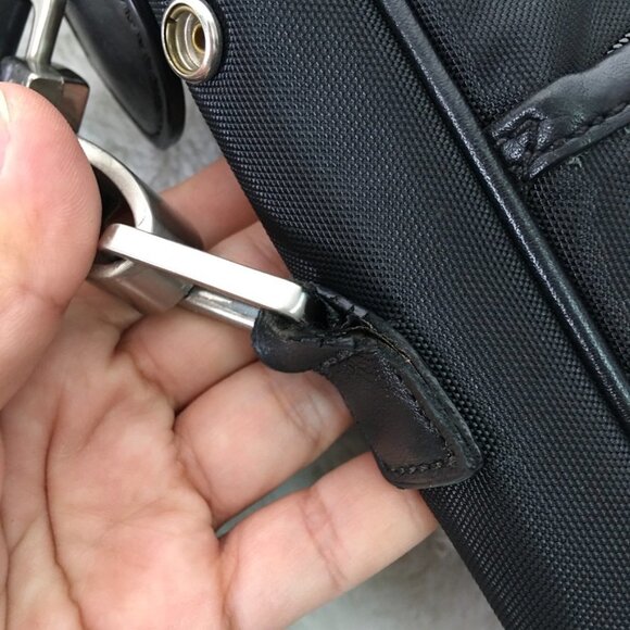 Tumi Women's Black Nylon Canvas Briefcase Laptop Messenger Bag 12.5 x 10.5 - Picture 15 of 16